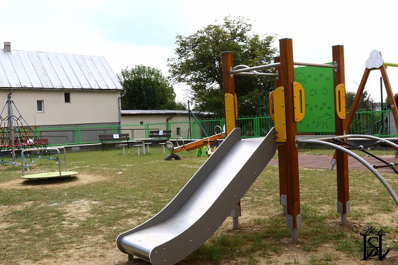 Vystavba ihriska 100.JPG