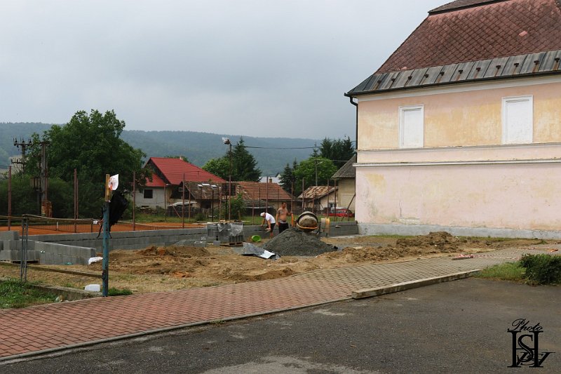 Vystavba ihriska 13.JPG