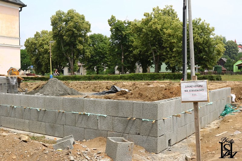 Vystavba ihriska 18.JPG
