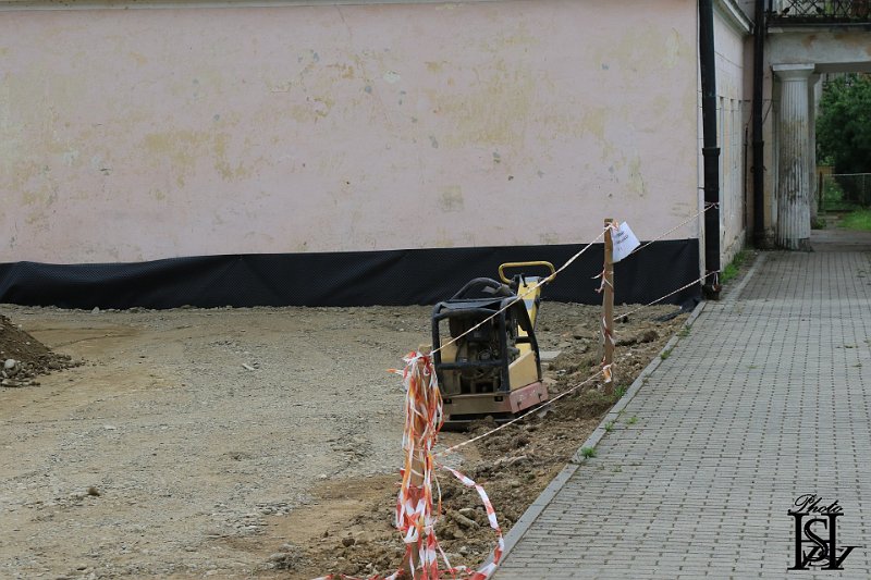 Vystavba ihriska 33.JPG