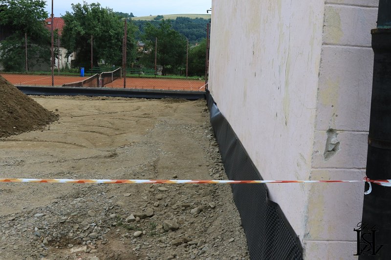 Vystavba ihriska 35.JPG