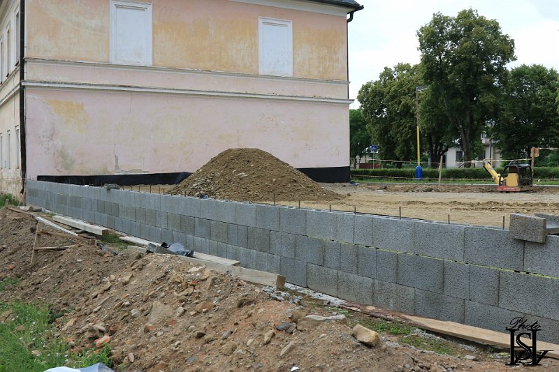 Vystavba ihriska 38.JPG