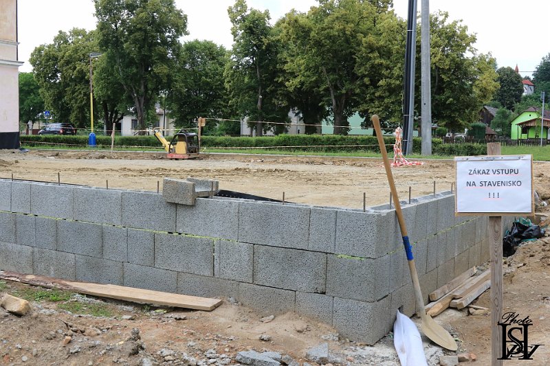 Vystavba ihriska 39.JPG