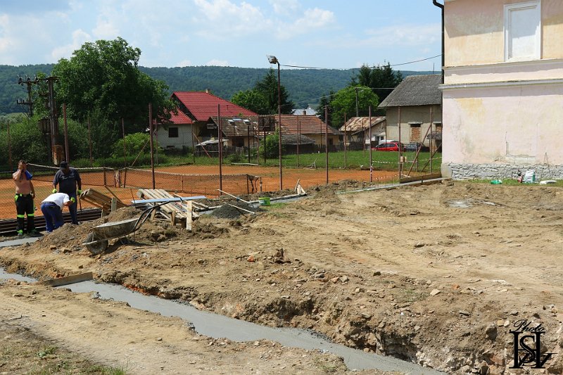 Vystavba ihriska 4.JPG