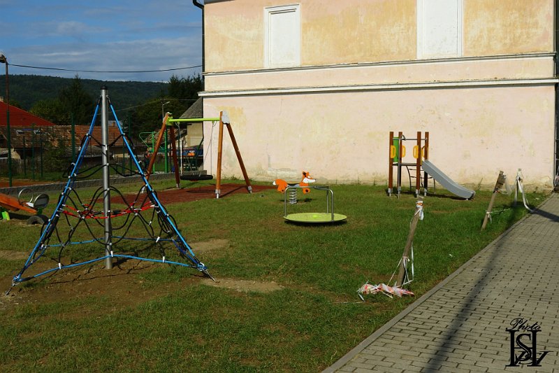 Vystavba ihriska 60.JPG