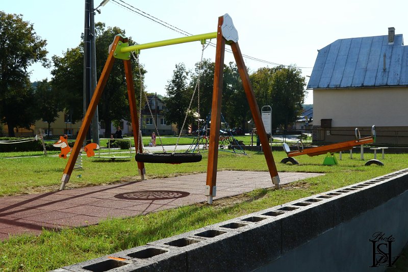 Vystavba ihriska 75.JPG