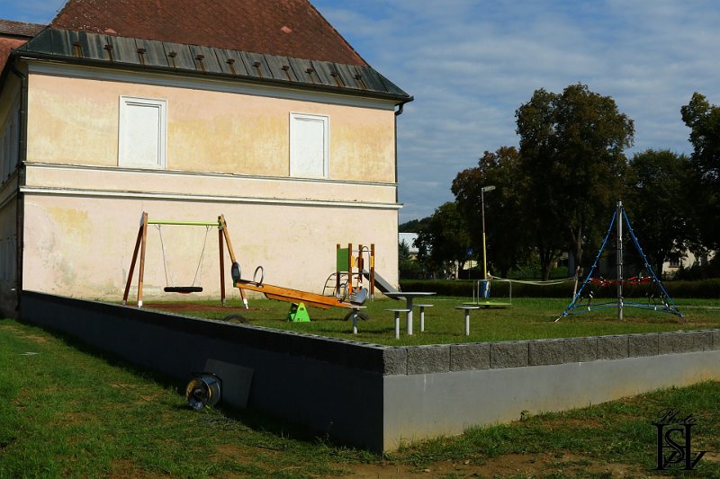 Vystavba ihriska 86.JPG