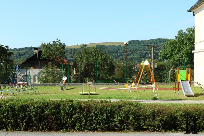 Vystavba ihriska 90.JPG