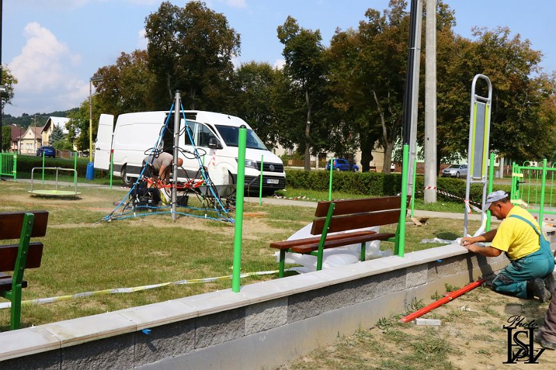 Vystavba ihriska 94.JPG