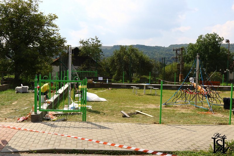 Vystavba ihriska 97.JPG