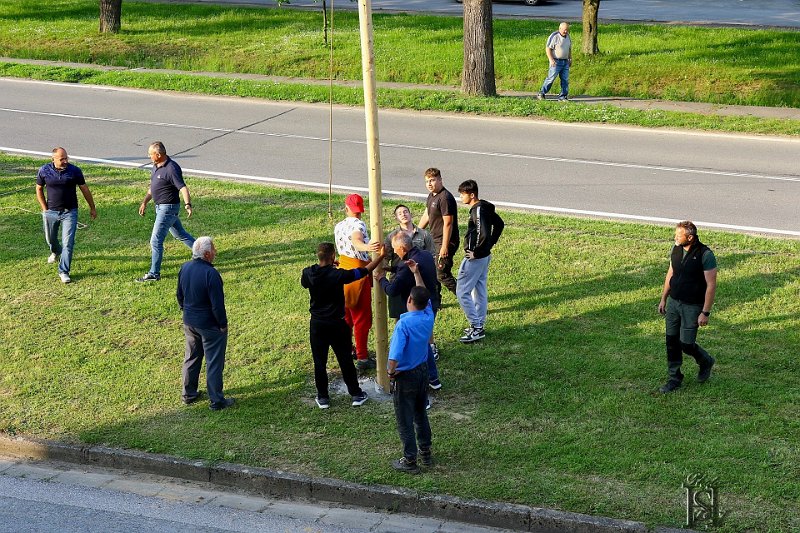 Stavanie maja 40.jpg