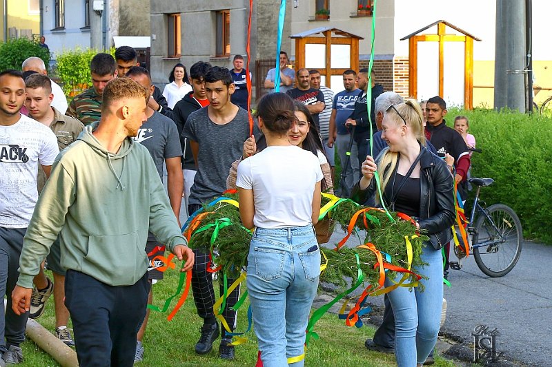 Stavanie maja 70.jpg