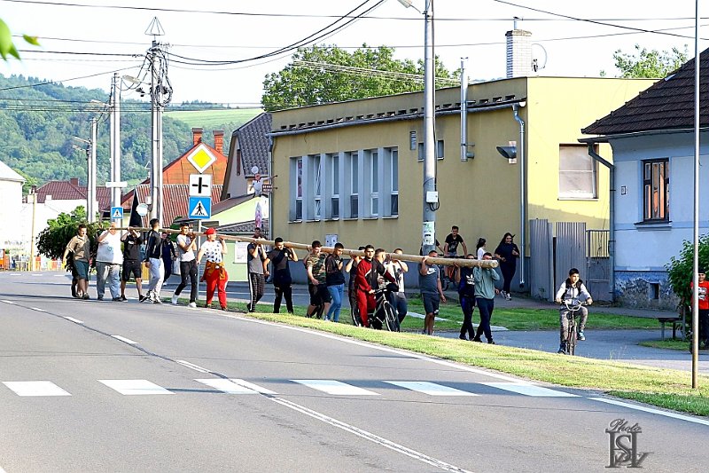 Stavanie maja 73.jpg