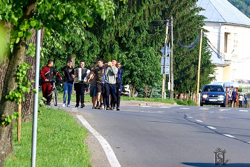 Stavanie maja 76.jpg