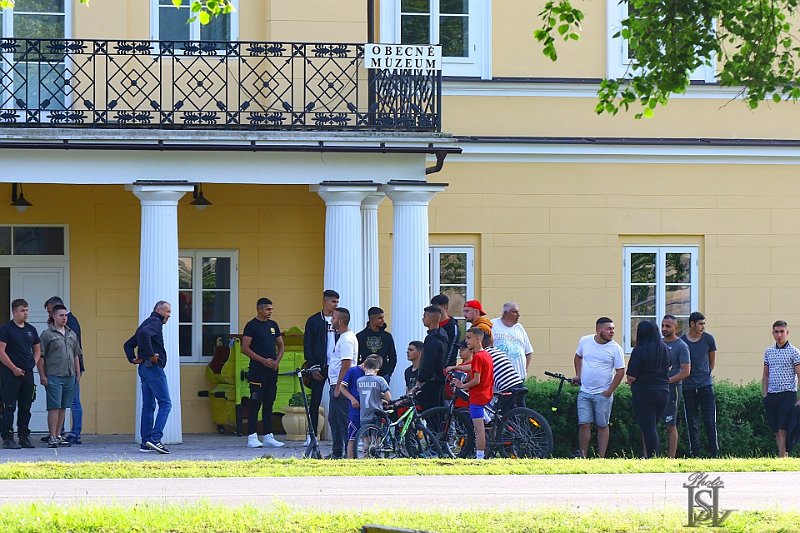 Stavanie maja 83.jpg