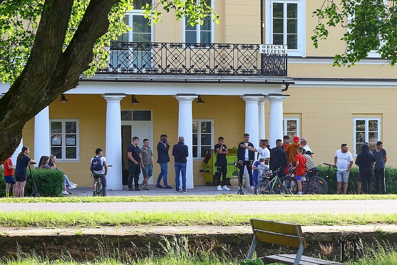 Stavanie maja 84.jpg